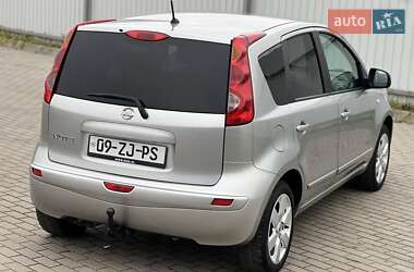 Хэтчбек Nissan Note 2007 в 