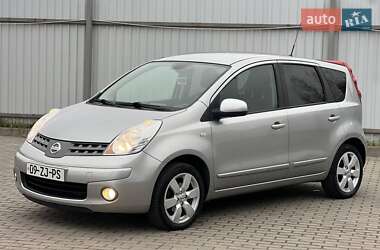Хэтчбек Nissan Note 2007 в 