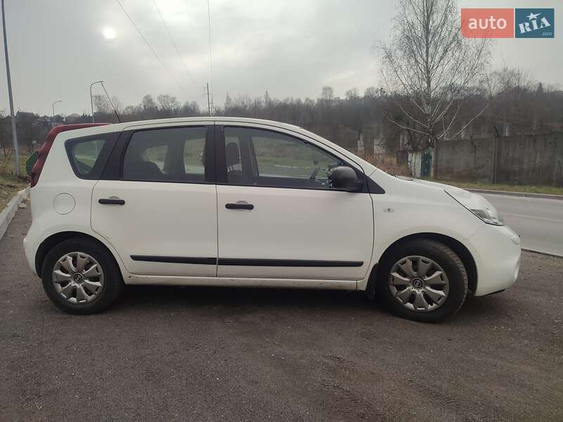 Хэтчбек Nissan Note 2009 в Львове