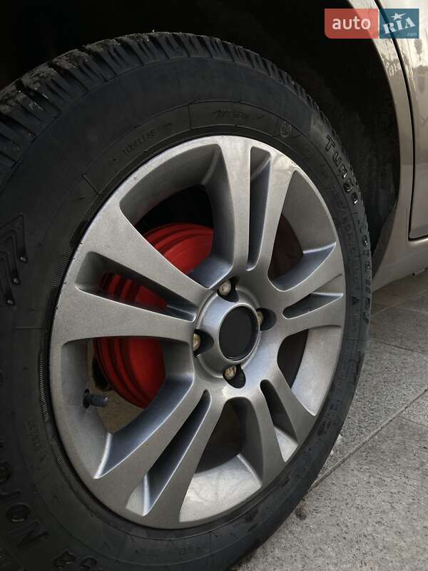 Хэтчбек Nissan Note 2011 в Андрушевке