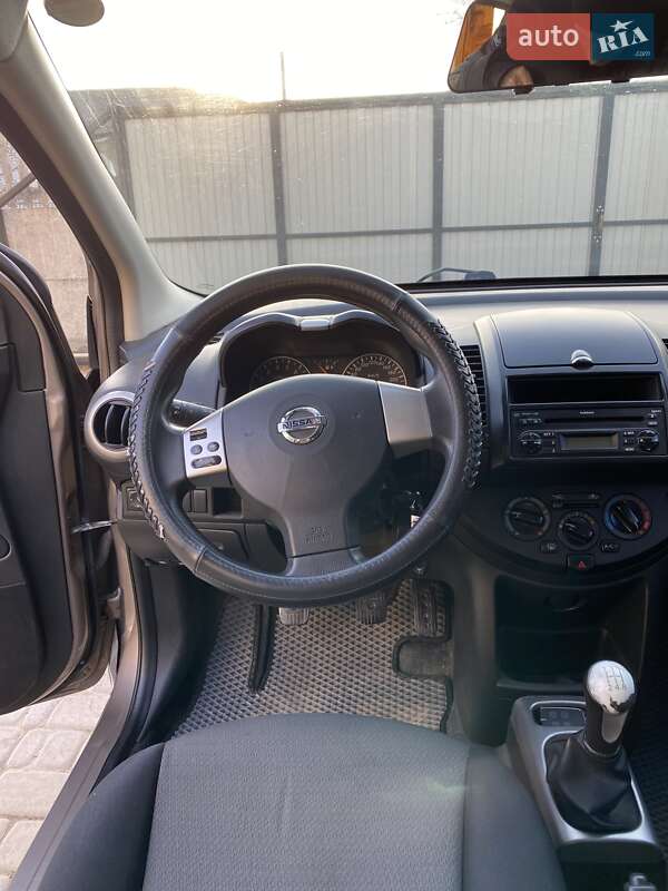 Хэтчбек Nissan Note 2011 в Андрушевке