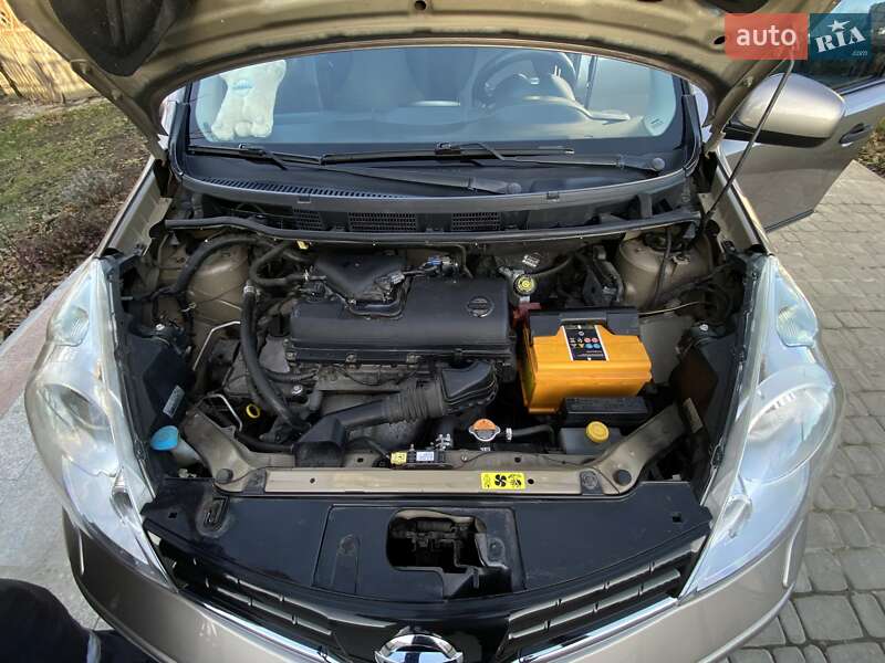 Хэтчбек Nissan Note 2011 в Андрушевке