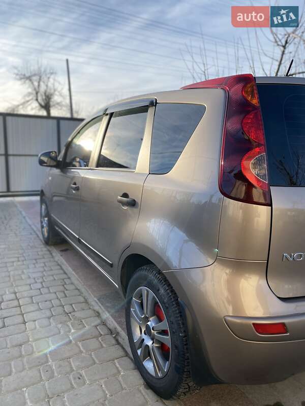 Хэтчбек Nissan Note 2011 в Андрушевке