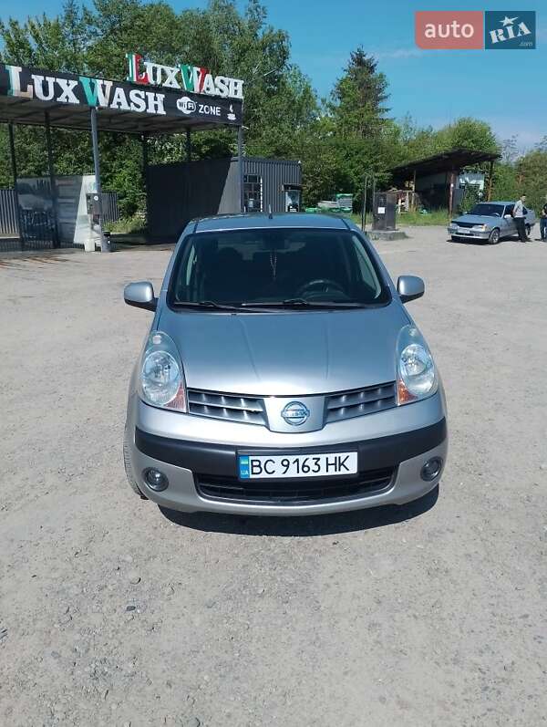 Хэтчбек Nissan Note 2006 в Винниках