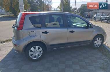 Хэтчбек Nissan Note 2008 в 