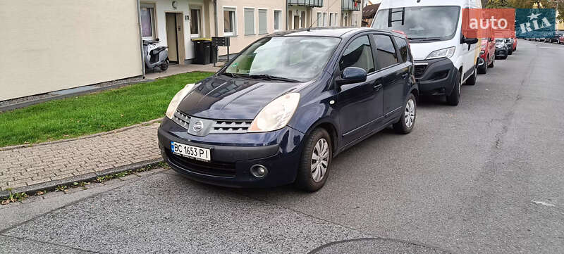 Хэтчбек Nissan Note 2007 в 
