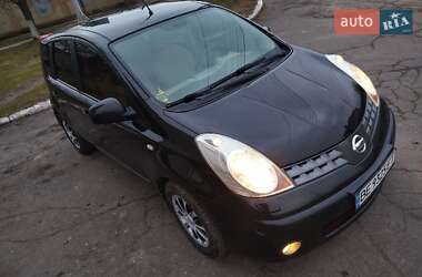 Хэтчбек Nissan Note 2006 в Первомайске