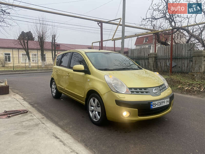 Хэтчбек Nissan Note 2006 в Одессе