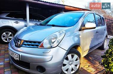 Хэтчбек Nissan Note 2008 в 