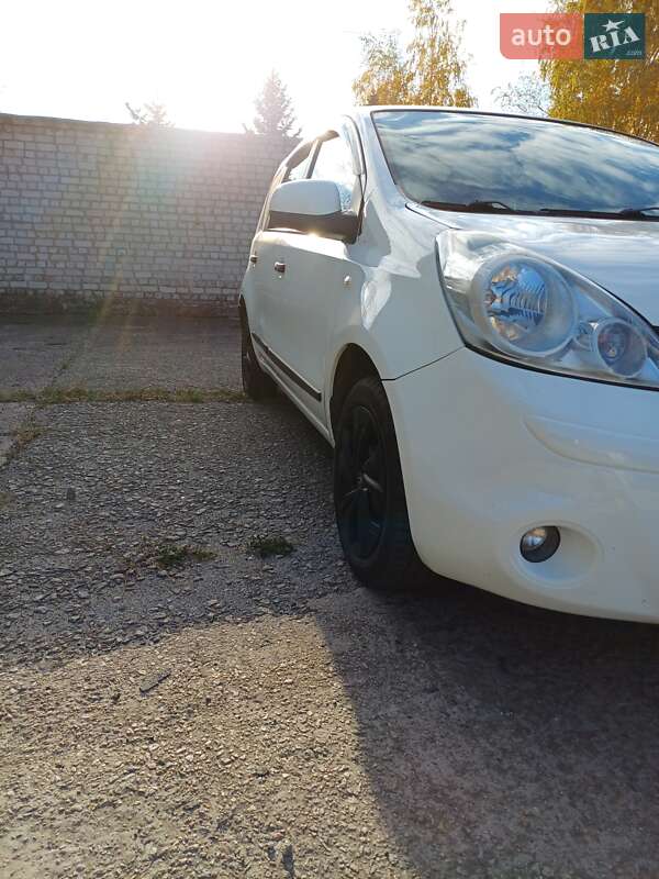 Хэтчбек Nissan Note 2012 в Полтаве