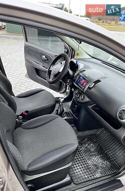 Хэтчбек Nissan Note 2007 в 