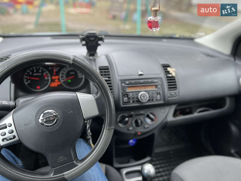 Хетчбек Nissan Note 2012 в Івано-Франківську