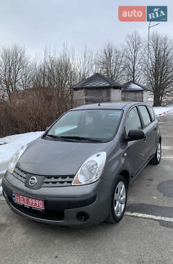 Хэтчбек Nissan Note 2006 в 