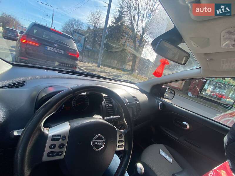 Хэтчбек Nissan Note 2011 в Ровно