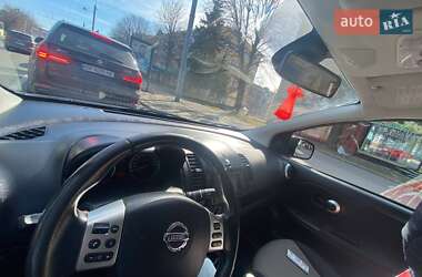 Хэтчбек Nissan Note 2011 в 