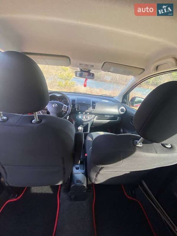 Хэтчбек Nissan Note 2011 в Ровно