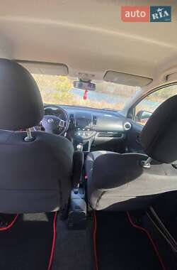 Хэтчбек Nissan Note 2011 в 