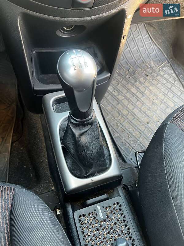 Хэтчбек Nissan Note 2011 в Одессе