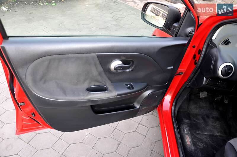 Хэтчбек Nissan Note 2009 в Львове