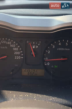 Хэтчбек Nissan Note 2008 в 