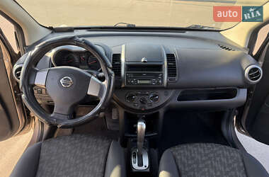 Хэтчбек Nissan Note 2008 в 