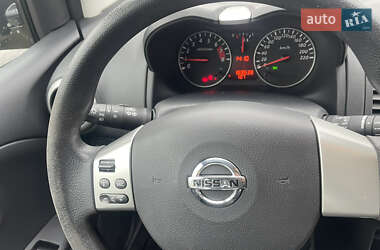 Хэтчбек Nissan Note 2009 в 
