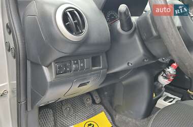 Хэтчбек Nissan Note 2011 в 