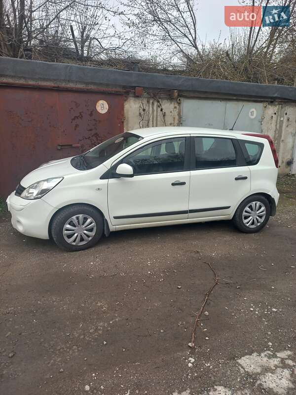 Хетчбек Nissan Note 2011 в Запоріжжі фото 4 Хетчбек Nissan Note 2011 в Запоріжжі