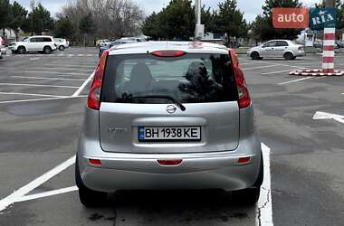 Хэтчбек Nissan Note 2006 в 