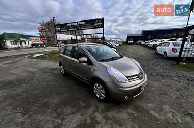 Хэтчбек Nissan Note 2008 в 