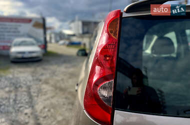 Хэтчбек Nissan Note 2008 в 