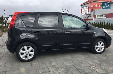 Хэтчбек Nissan Note 2007 в 