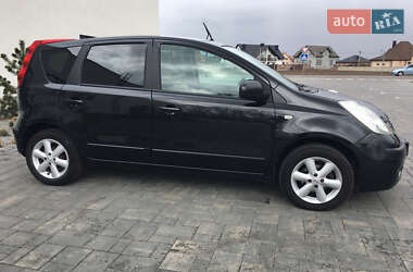 Хэтчбек Nissan Note 2007 в 