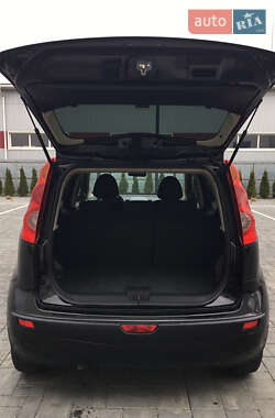 Хэтчбек Nissan Note 2007 в 
