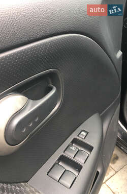 Хэтчбек Nissan Note 2007 в 