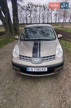 Хэтчбек Nissan Note 2006 в 