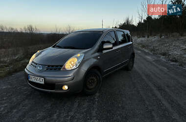 Хэтчбек Nissan Note 2007 в 