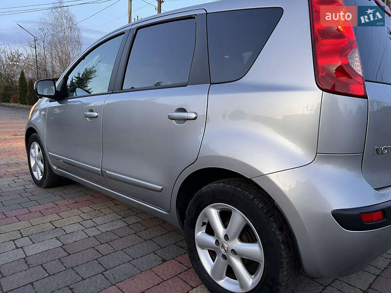Хэтчбек Nissan Note 2006 в 