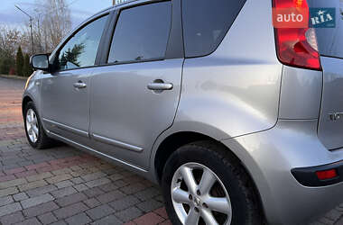 Хэтчбек Nissan Note 2006 в 