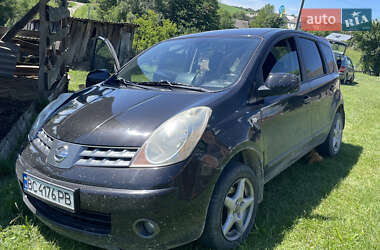 Хэтчбек Nissan Note 2008 в 