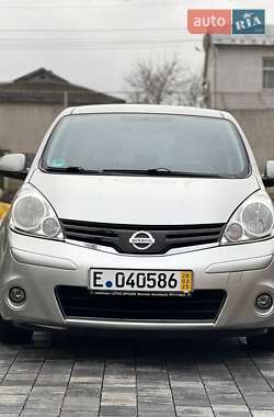 Хэтчбек Nissan Note 2009 в 