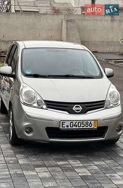 Хэтчбек Nissan Note 2009 в 
