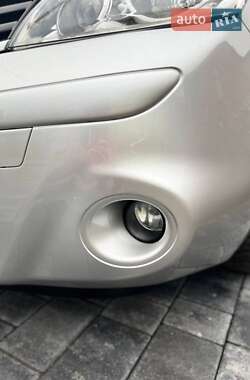 Хэтчбек Nissan Note 2009 в 
