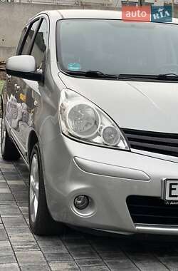Хэтчбек Nissan Note 2009 в 
