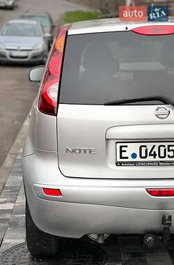 Хэтчбек Nissan Note 2009 в 