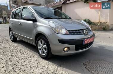 Хэтчбек Nissan Note 2007 в 