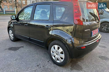 Хэтчбек Nissan Note 2006 в 