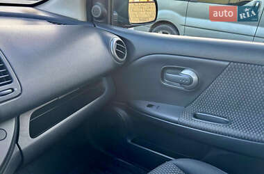 Хэтчбек Nissan Note 2006 в 