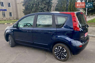 Хэтчбек Nissan Note 2006 в 