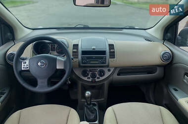 Хэтчбек Nissan Note 2006 в 